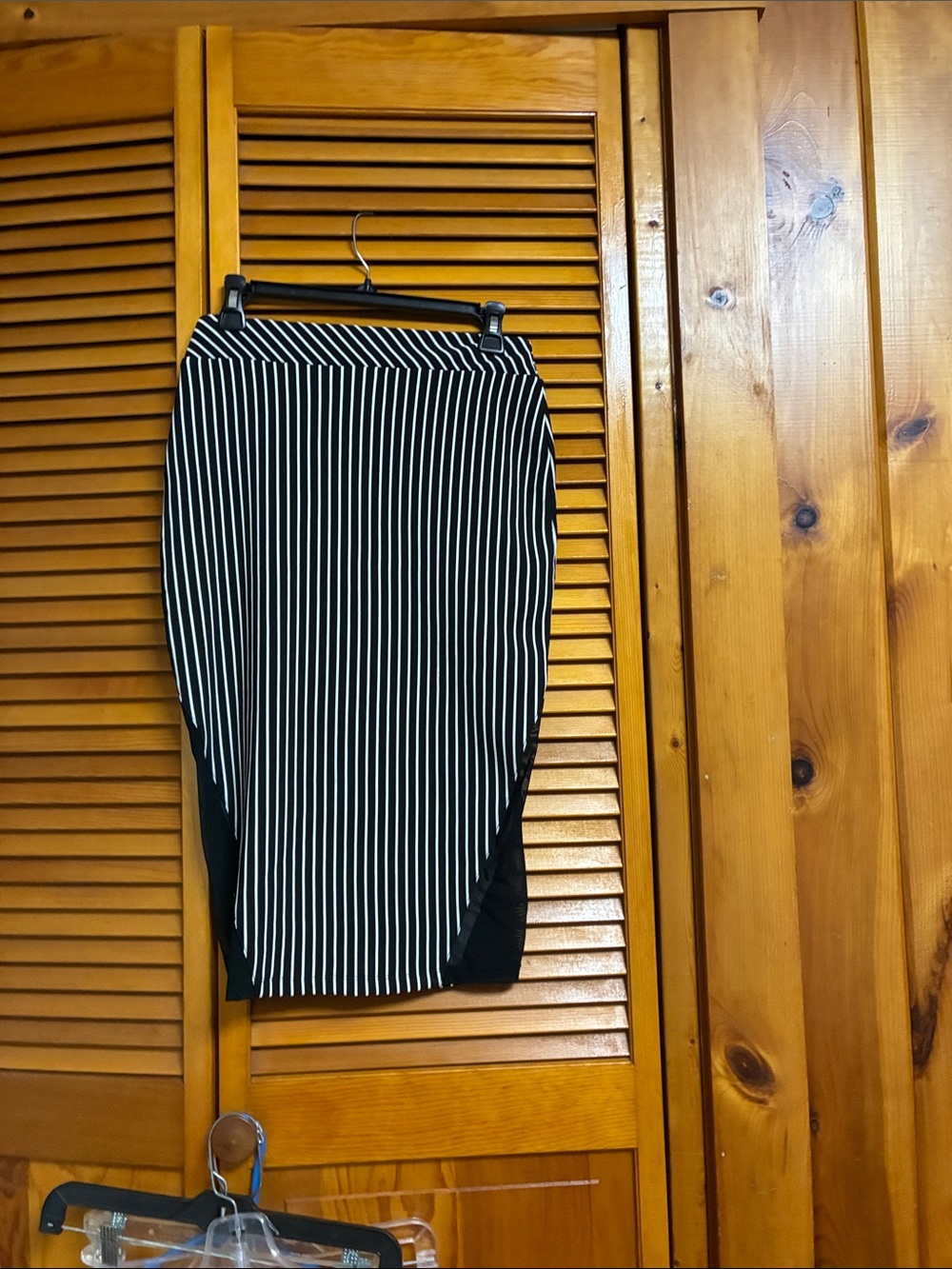 Material Girl Black and White Striped Pencil Skirt length 27”waist 15”